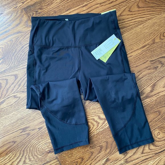 all in motion Pants - Women’s Contour Curvy High-Wasted Capri Leggings